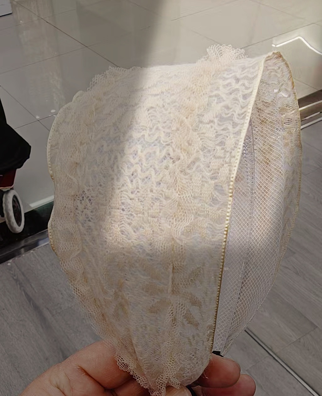 B Beige